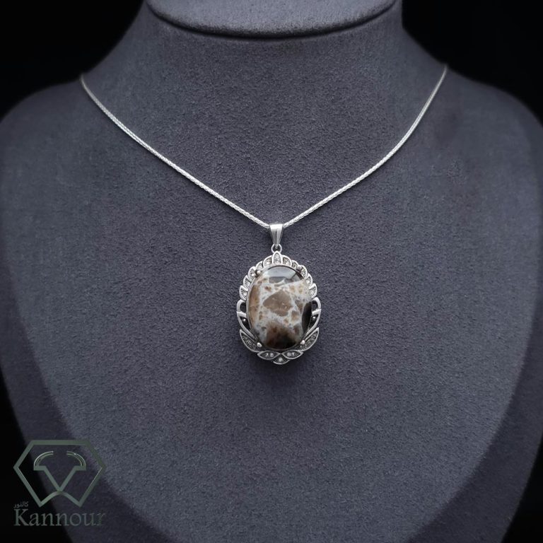 Women's Necklace with Onyx Stone