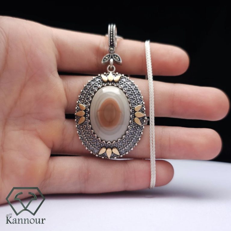 Women's Silver Necklace with Aqeeq Stone