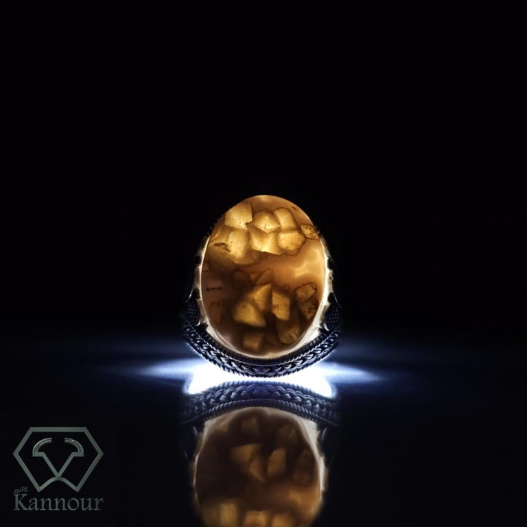 Men's Silver Ring With Rare Aqeeq Stone
