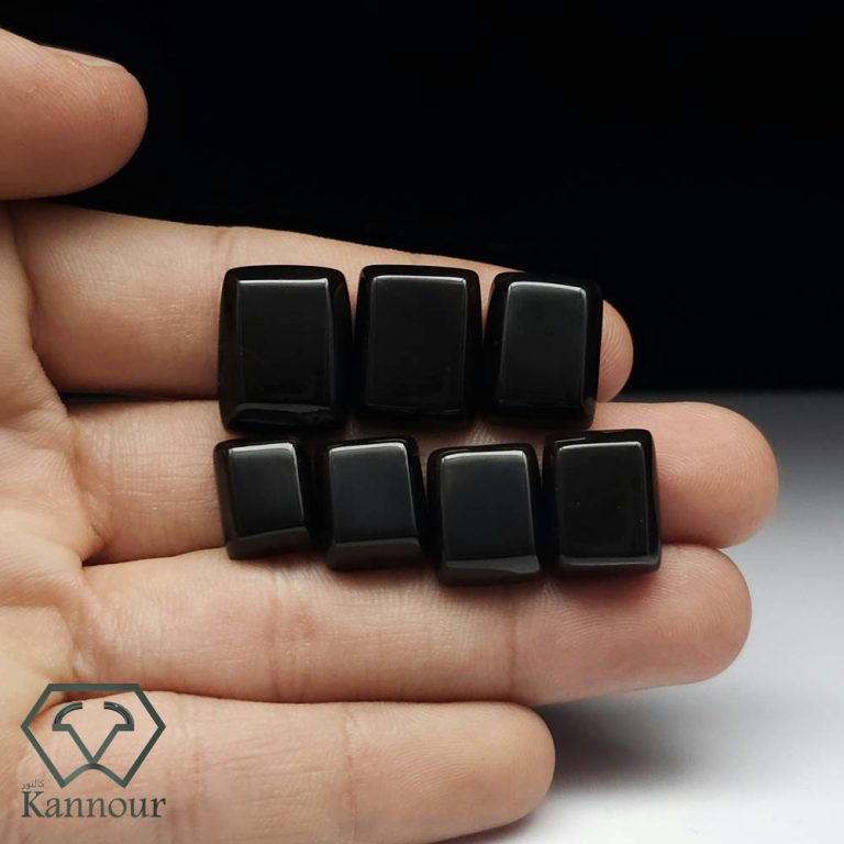 حجر عقيق اسود مربع
