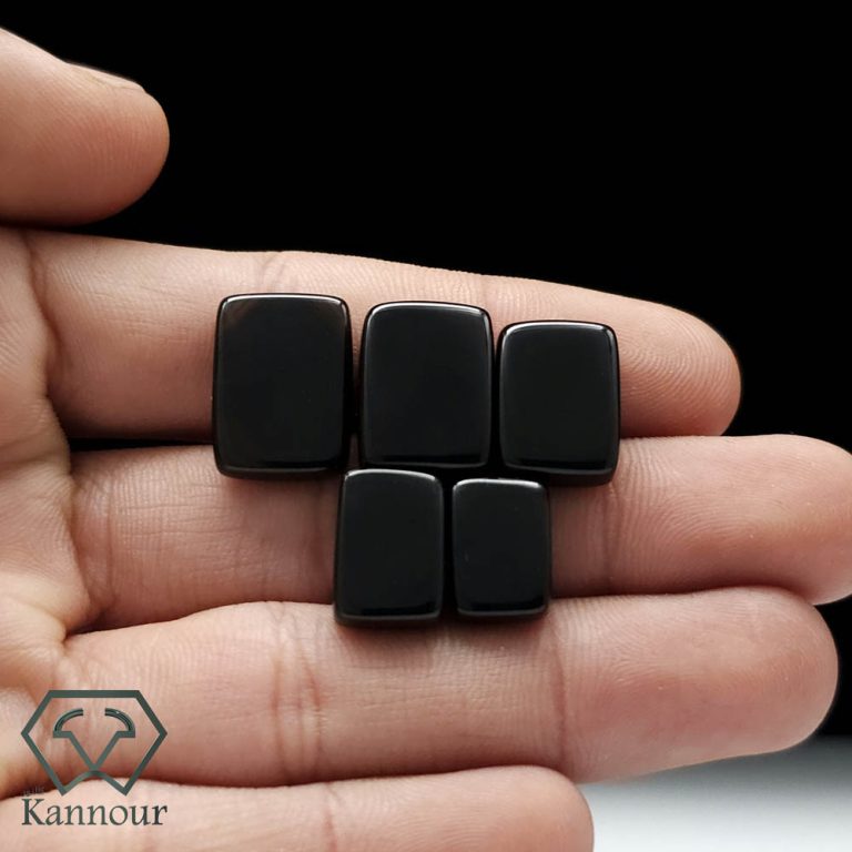 أحجار عقيق أسود مربع صغير